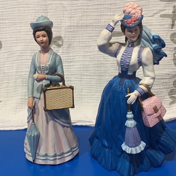 Mrs. P.F.E Albee 6 piece Collection. Make offer - Picture 4 of 16